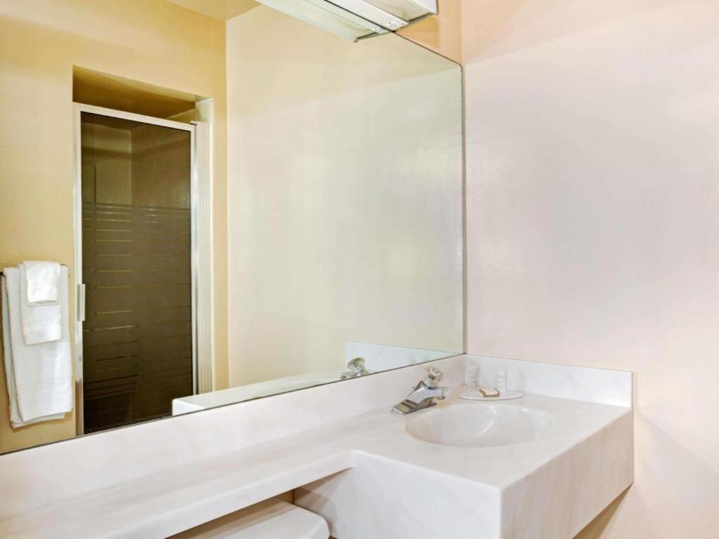 Howard Johnson By Wyndham South Lake Tahoe Buitenkant foto