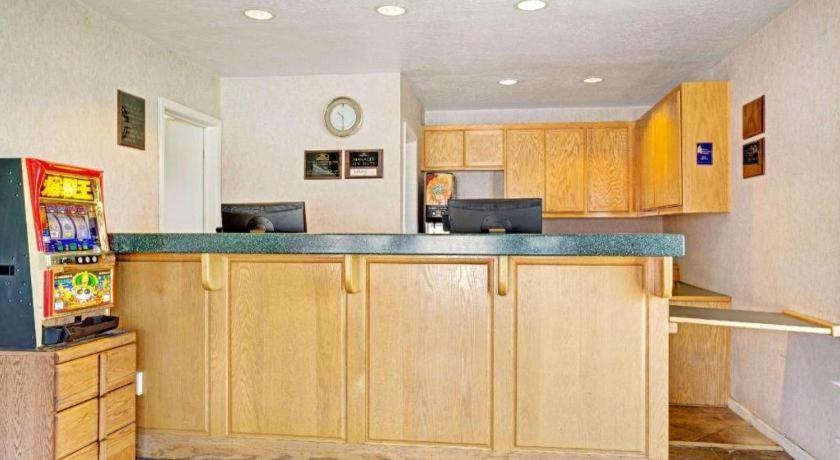 Howard Johnson By Wyndham South Lake Tahoe Buitenkant foto