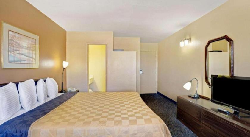 Howard Johnson By Wyndham South Lake Tahoe Buitenkant foto