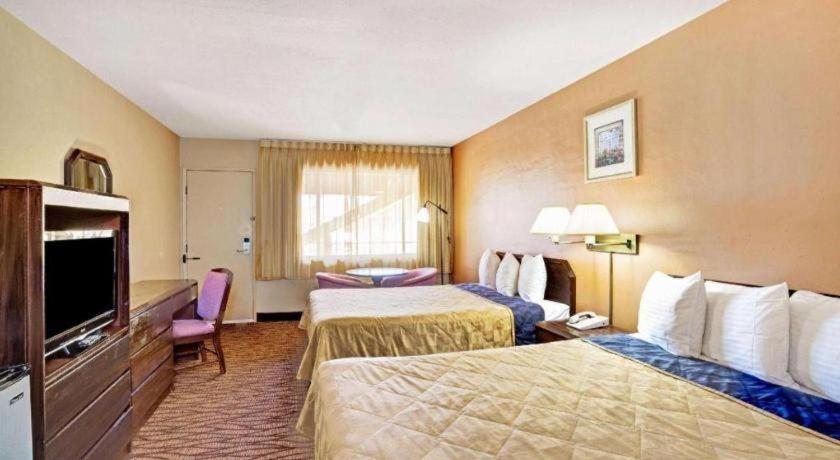 Howard Johnson By Wyndham South Lake Tahoe Buitenkant foto