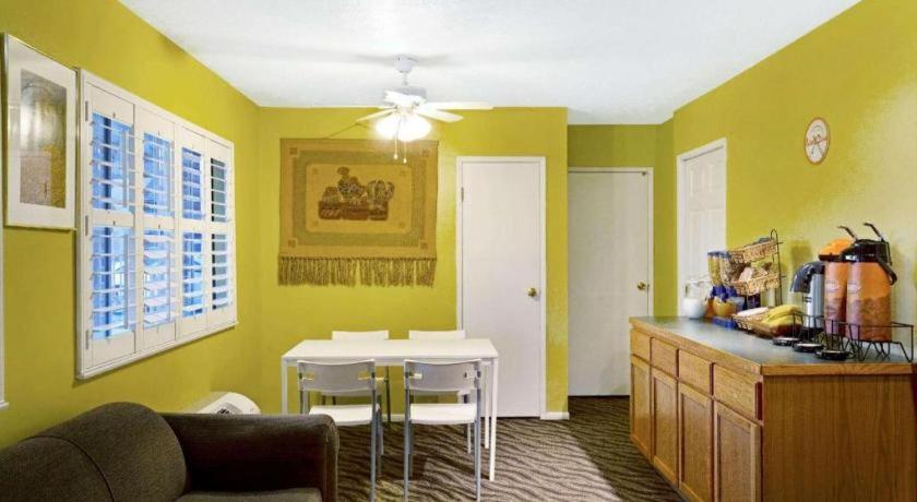 Howard Johnson By Wyndham South Lake Tahoe Buitenkant foto